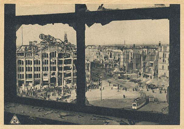 Berlin_Alexanderplatz_after_WorldWar_two