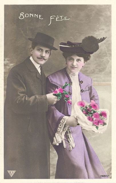 BNK 2482-1. Greetings. French caption.