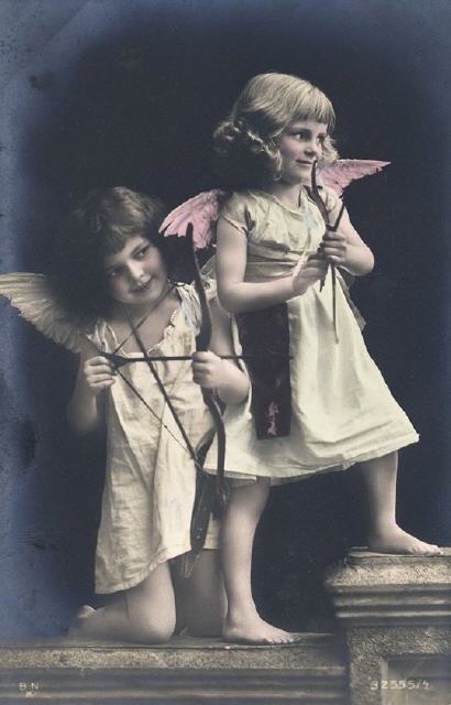 BNK 32555-4. Two little Cherubs.