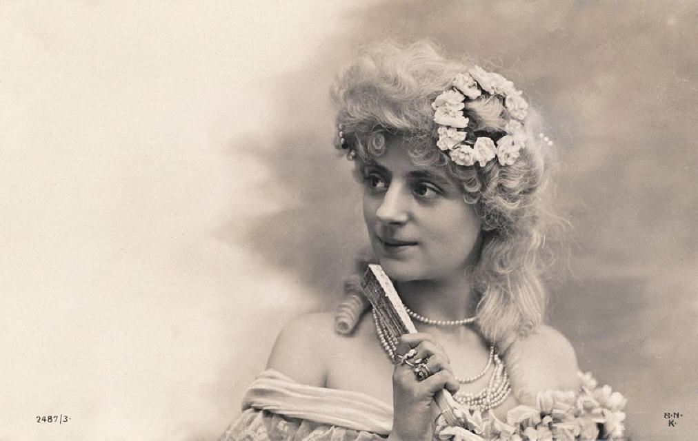 BNK 2487-3. High glossy finish.