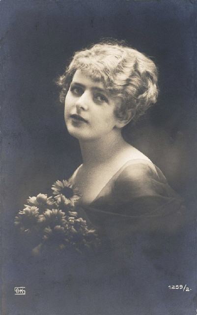 SDK ser 1259-2. Woman study. Mailed 1918.