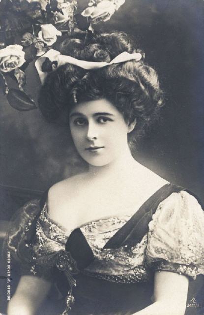 AL 3411-3. Dover St. Studios. Mailed 1908.