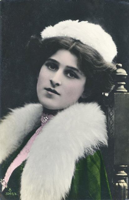 AL 3265-3. Photo Bassano. Mailed in 1907.