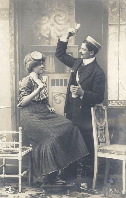 Polyphot ser 889-3. Students. Mailed in 1908.