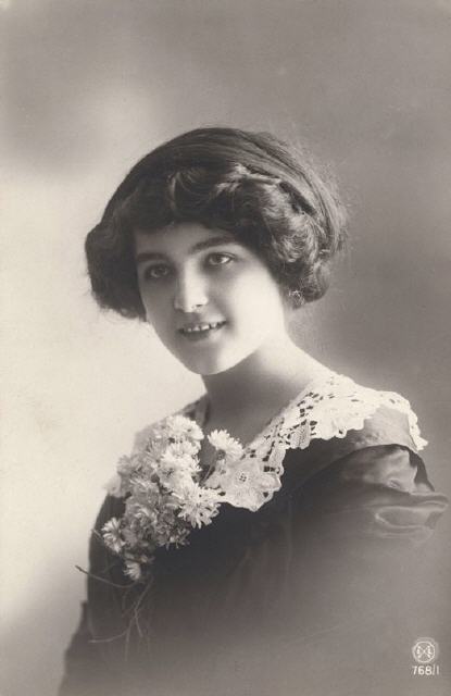 L.L. ser 768-1. Woman portrait. Mailed in Austria.