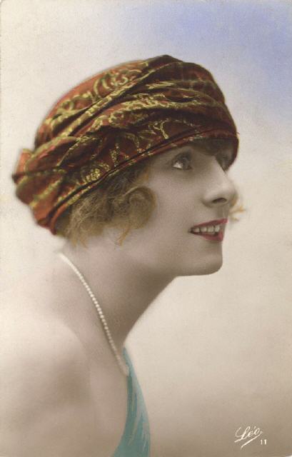 L&eacute;o Paris 11. Almost professionally coloured.