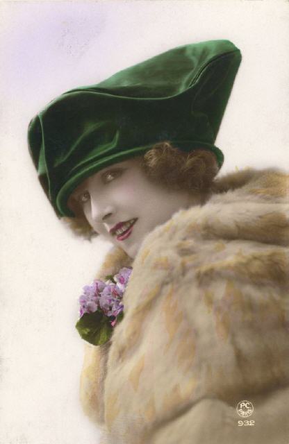 PC Paris 932. Good colouring job.